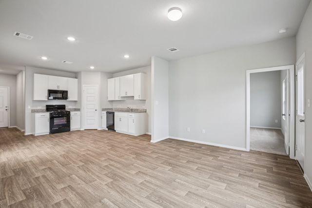 104 Summer DR, Elgin, TX 78621