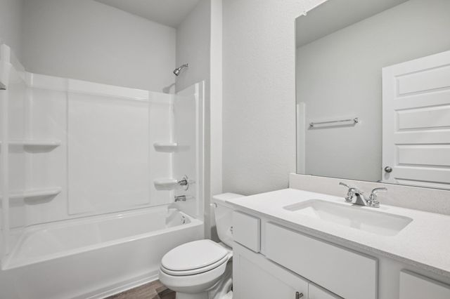 104 Summer DR, Elgin, TX 78621