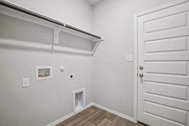 104 Summer DR, Elgin, TX 78621