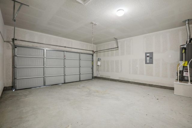 104 Summer DR, Elgin, TX 78621