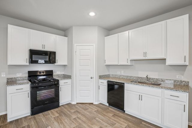 104 Summer DR, Elgin, TX 78621