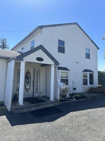 1 Hamlet Road, Levittown, NY 11756