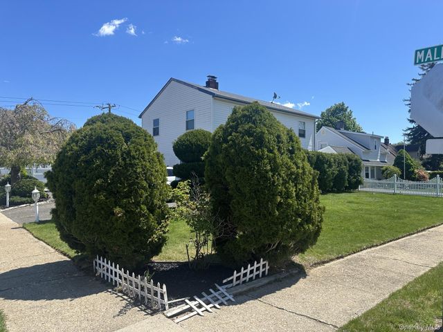 1 Hamlet Road, Levittown, NY 11756