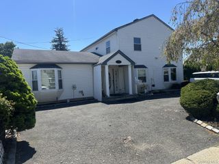 1 Hamlet Road, Levittown, NY 11756