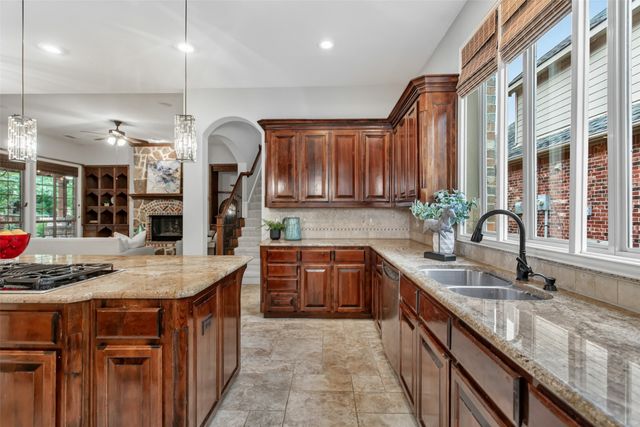 904 Crestmoor Drive, Allen, TX 75013