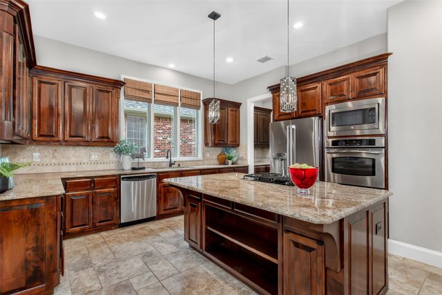 904 Crestmoor Drive, Allen, TX 75013