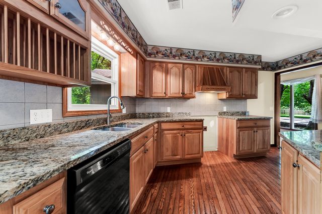 5450 S Farm Road 137, Springfield, MO 65810