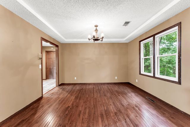 5450 S Farm Road 137, Springfield, MO 65810