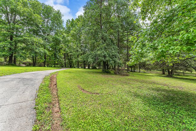 5450 S Farm Road 137, Springfield, MO 65810