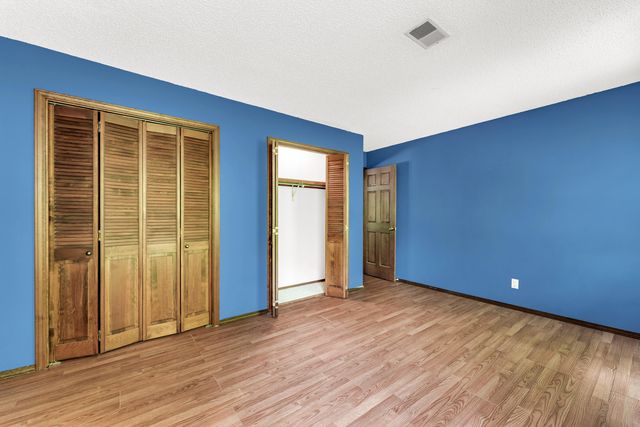 5450 S Farm Road 137, Springfield, MO 65810