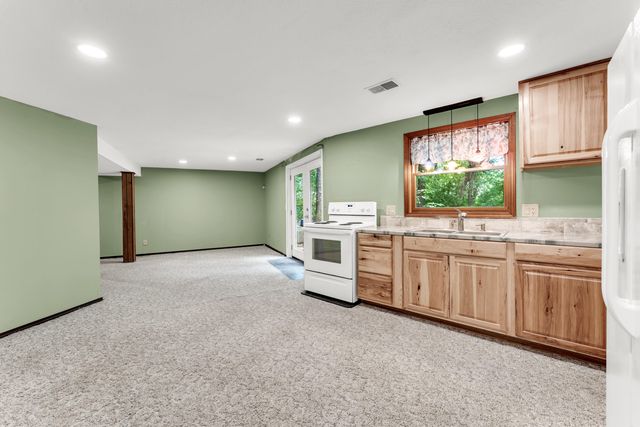 5450 S Farm Road 137, Springfield, MO 65810