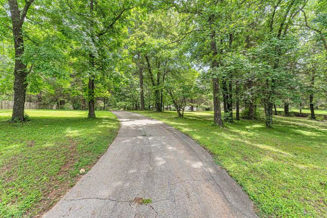 5450 S Farm Road 137, Springfield, MO 65810