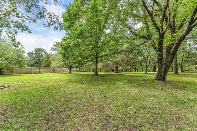 5450 S Farm Road 137, Springfield, MO 65810