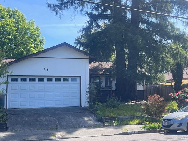 712 Jack London Dr, Santa Rosa, CA 95409