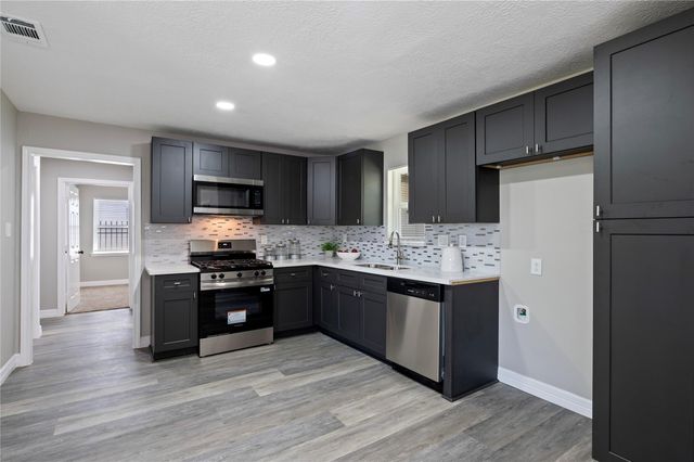 2410 Huntington Drive, Pasadena, TX 77506