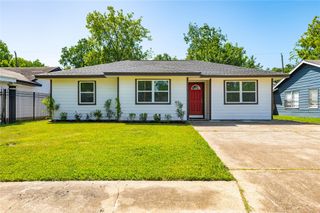 2410 Huntington Drive, Pasadena, TX 77506