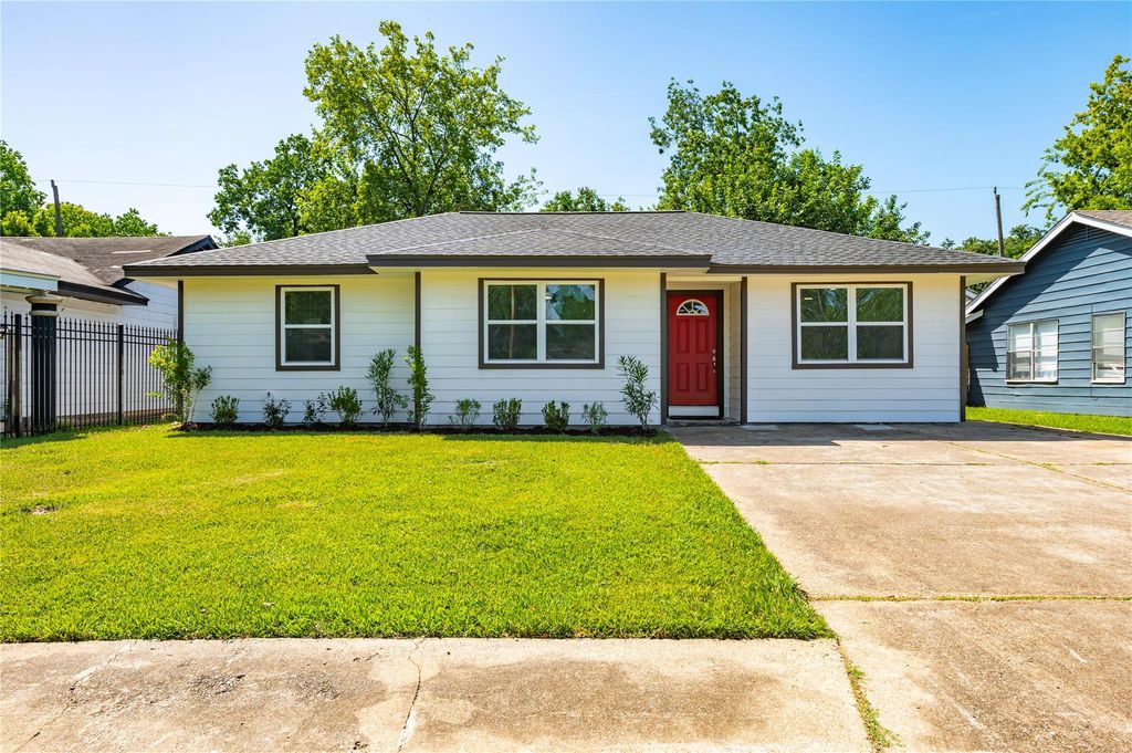 2410 Huntington Drive, Pasadena, TX 77506