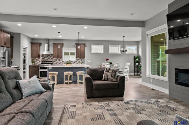 600 Eloise Avenue, Lincoln, NE 68520