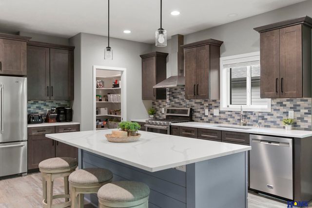 600 Eloise Avenue, Lincoln, NE 68520