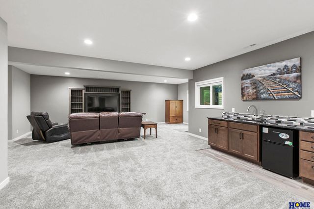 600 Eloise Avenue, Lincoln, NE 68520