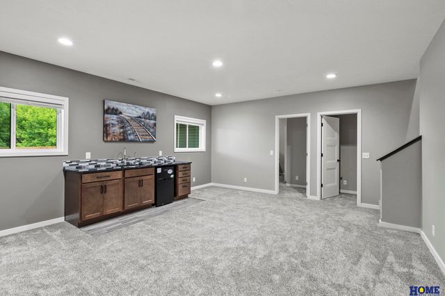 600 Eloise Avenue, Lincoln, NE 68520
