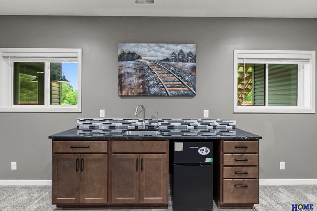 600 Eloise Avenue, Lincoln, NE 68520
