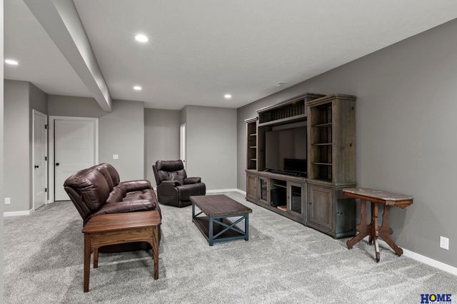 600 Eloise Avenue, Lincoln, NE 68520