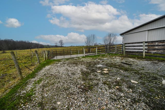 1233 Logan Run Road, Flemingsburg, KY 41041