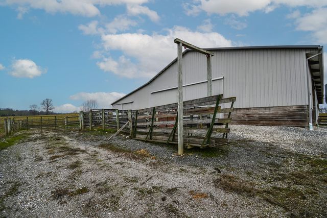 1233 Logan Run Road, Flemingsburg, KY 41041