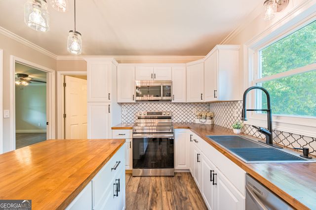 506 Bill Watkins Road, Hoschton, GA 30548