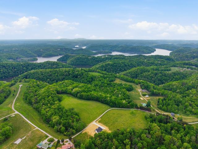 11100 H O Allison Rd, Baxter, TN 38544