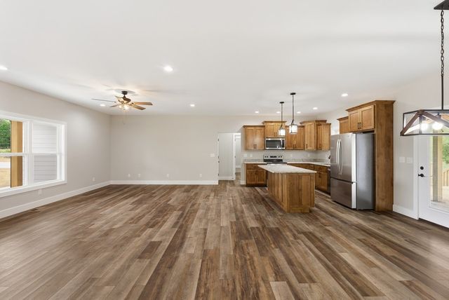 11100 H O Allison Rd, Baxter, TN 38544