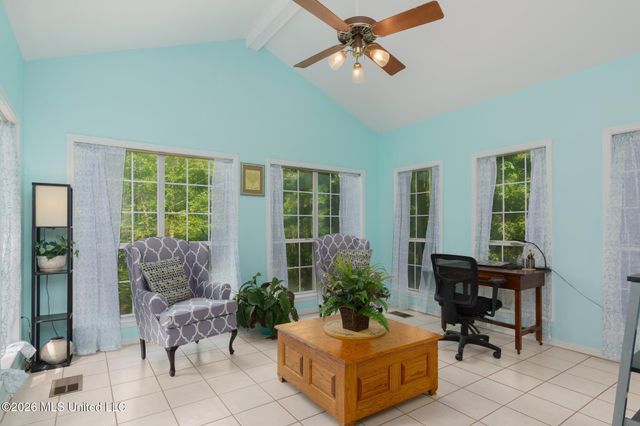 123 Dogwood Drive, Hattiesburg, MS 39402