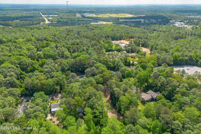 123 Dogwood Drive, Hattiesburg, MS 39402