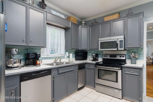 123 Dogwood Drive, Hattiesburg, MS 39402