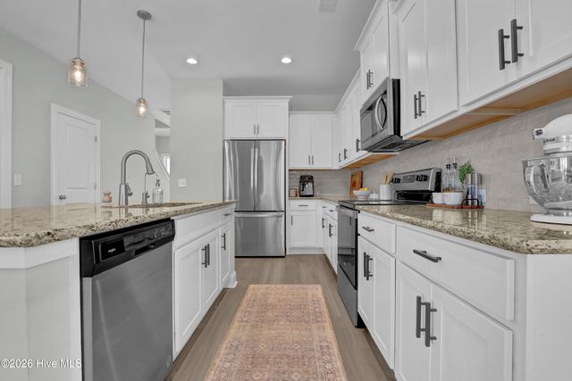 59 E Weatherbee Way, Hampstead, NC 28443