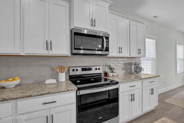 59 E Weatherbee Way, Hampstead, NC 28443