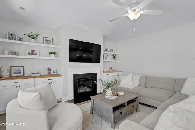 59 E Weatherbee Way, Hampstead, NC 28443