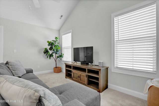 59 E Weatherbee Way, Hampstead, NC 28443