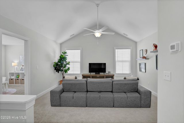 59 E Weatherbee Way, Hampstead, NC 28443