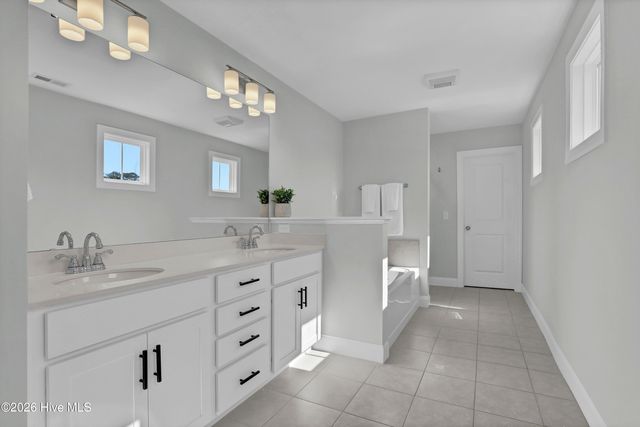 59 E Weatherbee Way, Hampstead, NC 28443