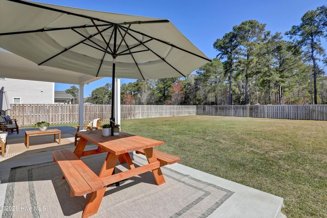 59 E Weatherbee Way, Hampstead, NC 28443