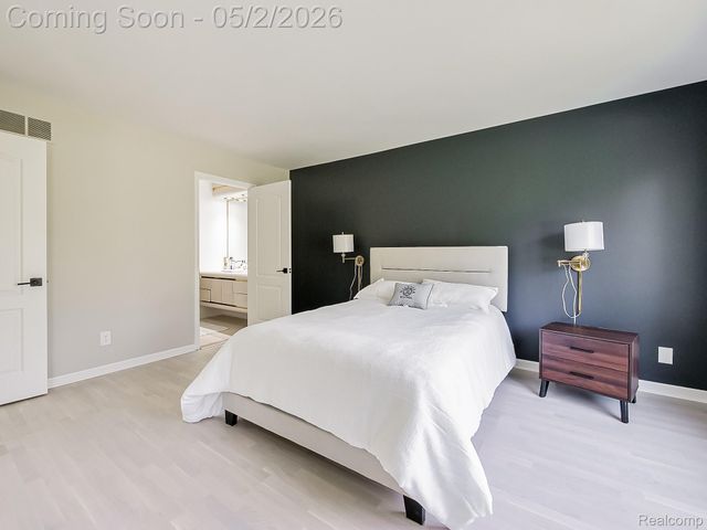 49202 Cheshire Lane, Canton Charter Township, MI 48187