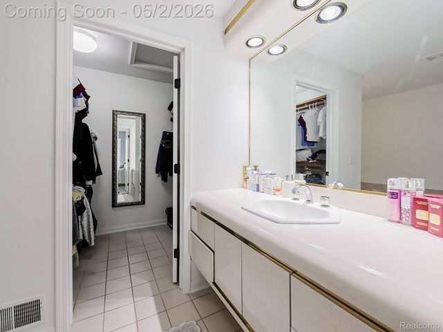 49202 Cheshire Lane, Canton Charter Township, MI 48187