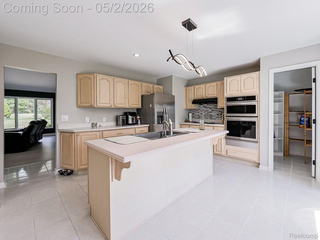 49202 Cheshire Lane, Canton Charter Township, MI 48187