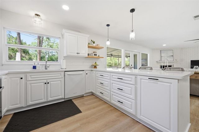 2230 NW 20TH COURT, Gainesville, FL 32605
