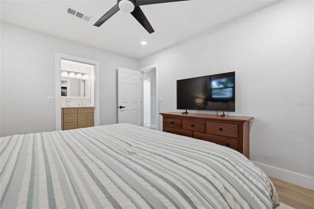 2230 NW 20TH COURT, Gainesville, FL 32605