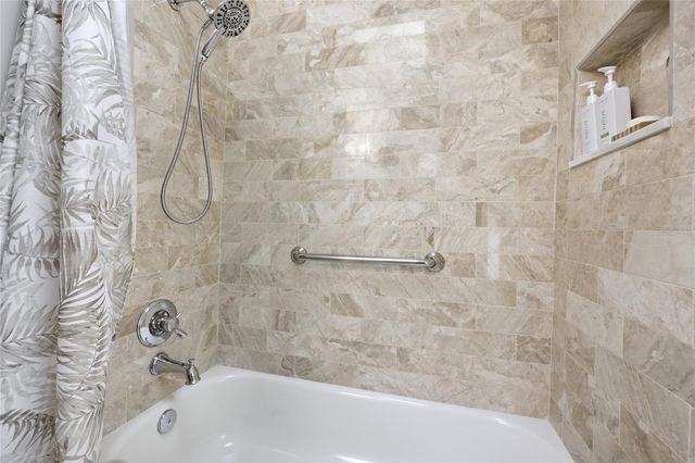2230 NW 20TH COURT, Gainesville, FL 32605