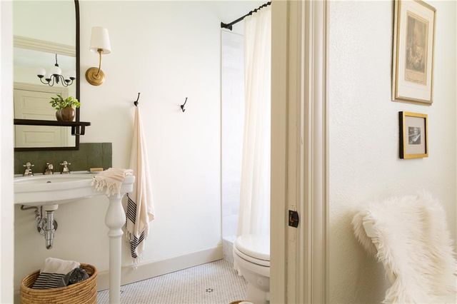 516 Olive Street, Kansas City, MO 64124