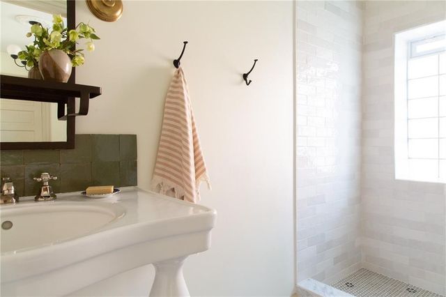 516 Olive Street, Kansas City, MO 64124